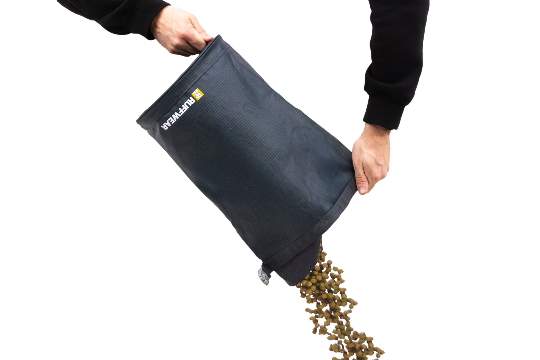 Web JPG 20701 Kibble Kaddie Dog Food Carrier Basalt Gray Pour